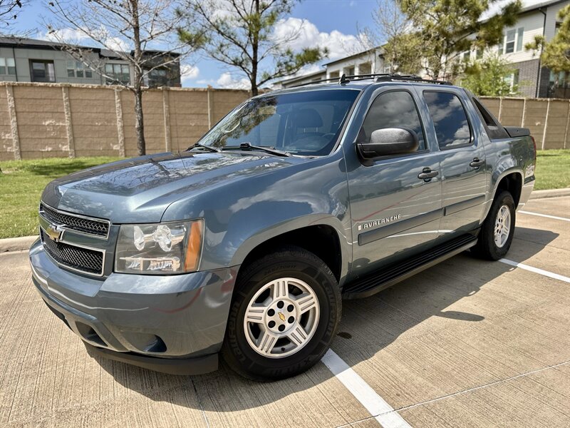 2008 Chevrolet CHEVROLET AVALANCHE LS LEATHER 17 "INCH WHEELS WALK-AROUND YOUTUBE VIDEO   - Photo 5 - Stafford, TX 77477