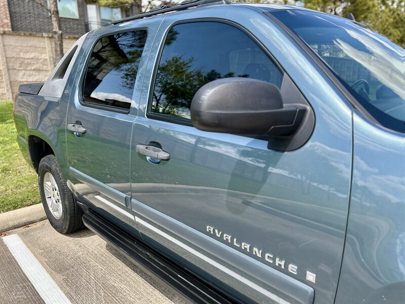 2008 Chevrolet CHEVROLET AVALANCHE LS LEATHER 17 "INCH WHEELS WALK-AROUND YOUTUBE VIDEO   - Photo 40 - Stafford, TX 77477
