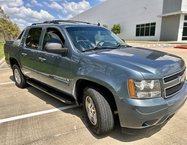 2008 Chevrolet CHEVROLET AVALANCHE LS LEATHER 17 "INCH WHEELS WALK-AROUND YOUTUBE VIDEO   - Photo 13 - Stafford, TX 77477