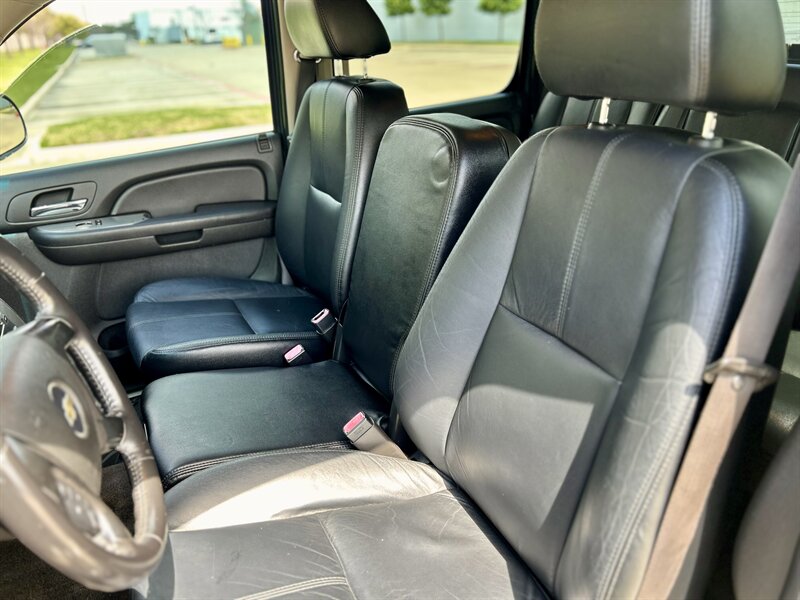 2008 Chevrolet CHEVROLET AVALANCHE LS LEATHER 17 "INCH WHEELS WALK-AROUND YOUTUBE VIDEO   - Photo 48 - Stafford, TX 77477