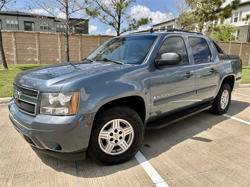 2008 Chevrolet CHEVROLET AVALANCHE LS LEATHER 17 "INCH WHEELS WALK-AROUND YOUTUBE VIDEO   - Photo 7 - Stafford, TX 77477