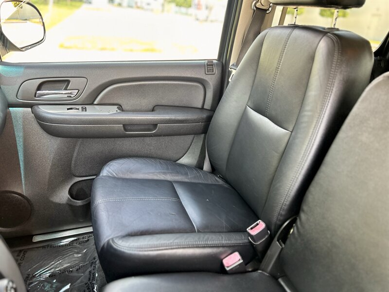 2008 Chevrolet CHEVROLET AVALANCHE LS LEATHER 17 "INCH WHEELS WALK-AROUND YOUTUBE VIDEO   - Photo 62 - Stafford, TX 77477