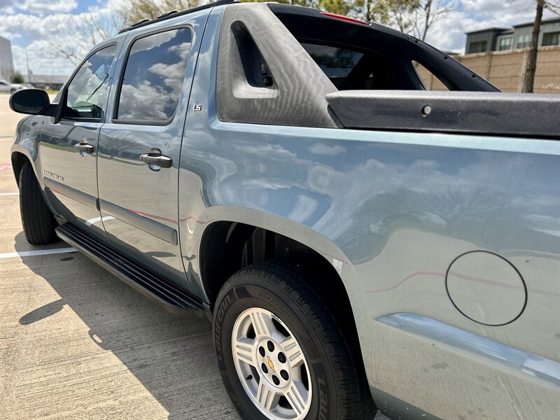 2008 Chevrolet CHEVROLET AVALANCHE LS LEATHER 17 "INCH WHEELS WALK-AROUND YOUTUBE VIDEO   - Photo 25 - Stafford, TX 77477