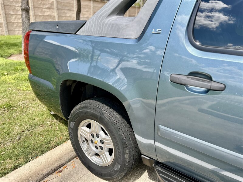 2008 Chevrolet CHEVROLET AVALANCHE LS LEATHER 17 "INCH WHEELS WALK-AROUND YOUTUBE VIDEO   - Photo 38 - Stafford, TX 77477