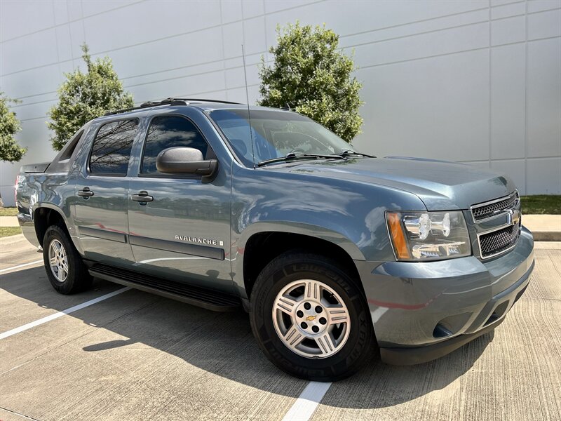2008 Chevrolet CHEVROLET AVALANCHE LS LEATHER 17 "INCH WHEELS WALK-AROUND YOUTUBE VIDEO   - Photo 17 - Stafford, TX 77477