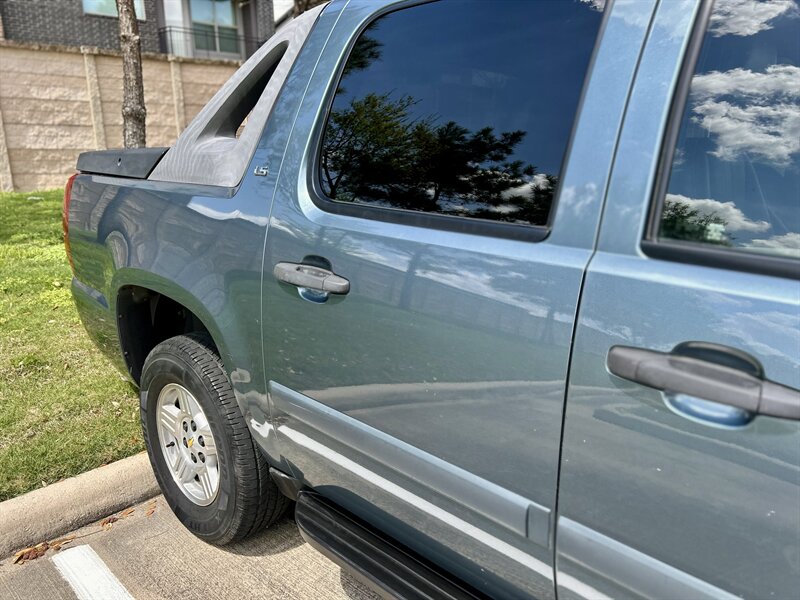 2008 Chevrolet CHEVROLET AVALANCHE LS LEATHER 17 "INCH WHEELS WALK-AROUND YOUTUBE VIDEO   - Photo 39 - Stafford, TX 77477