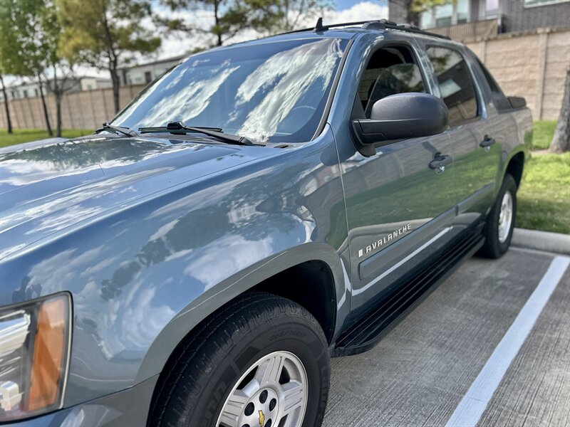 2008 Chevrolet CHEVROLET AVALANCHE LS LEATHER 17 "INCH WHEELS WALK-AROUND YOUTUBE VIDEO   - Photo 34 - Stafford, TX 77477