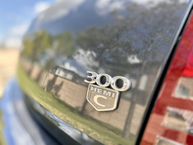 2007 Chrysler CHRYSLER 300C HEMI LEATHER WOOD STEERING WALK-AROUND YOUTUBE VIDEO   - Photo 11 - Stafford, TX 77477