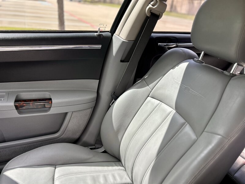 2007 Chrysler CHRYSLER 300C HEMI LEATHER WOOD STEERING WALK-AROUND YOUTUBE VIDEO   - Photo 52 - Stafford, TX 77477
