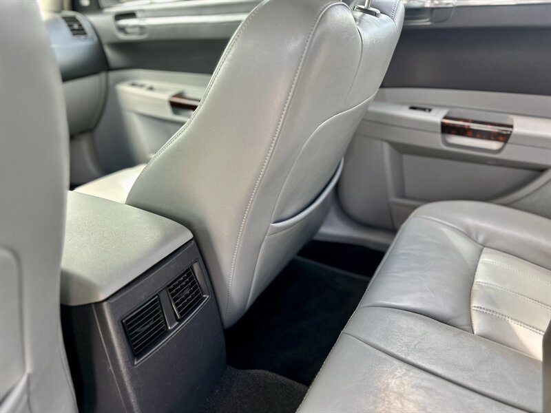 2007 Chrysler CHRYSLER 300C HEMI LEATHER WOOD STEERING WALK-AROUND YOUTUBE VIDEO   - Photo 70 - Stafford, TX 77477
