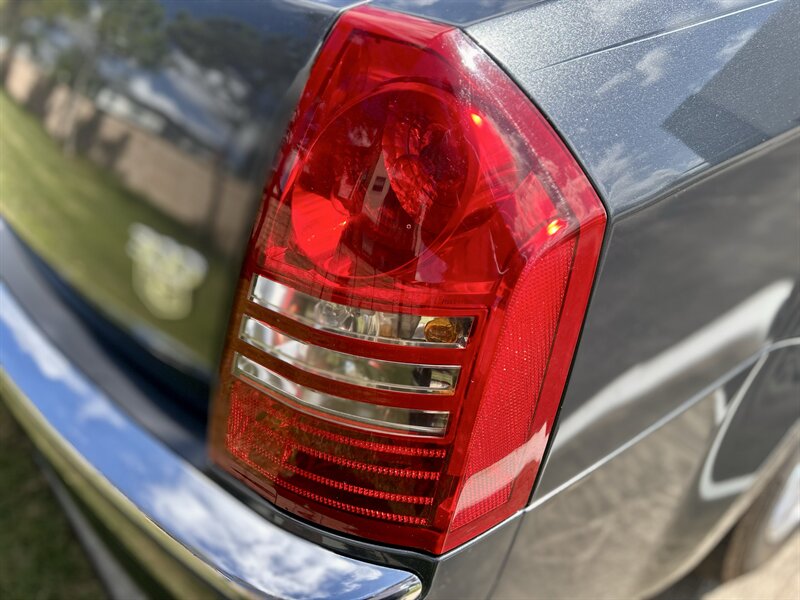 2007 Chrysler CHRYSLER 300C HEMI LEATHER WOOD STEERING WALK-AROUND YOUTUBE VIDEO   - Photo 10 - Stafford, TX 77477