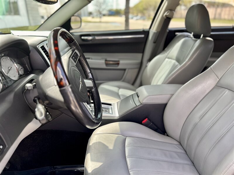 2007 Chrysler CHRYSLER 300C HEMI LEATHER WOOD STEERING WALK-AROUND YOUTUBE VIDEO   - Photo 45 - Stafford, TX 77477