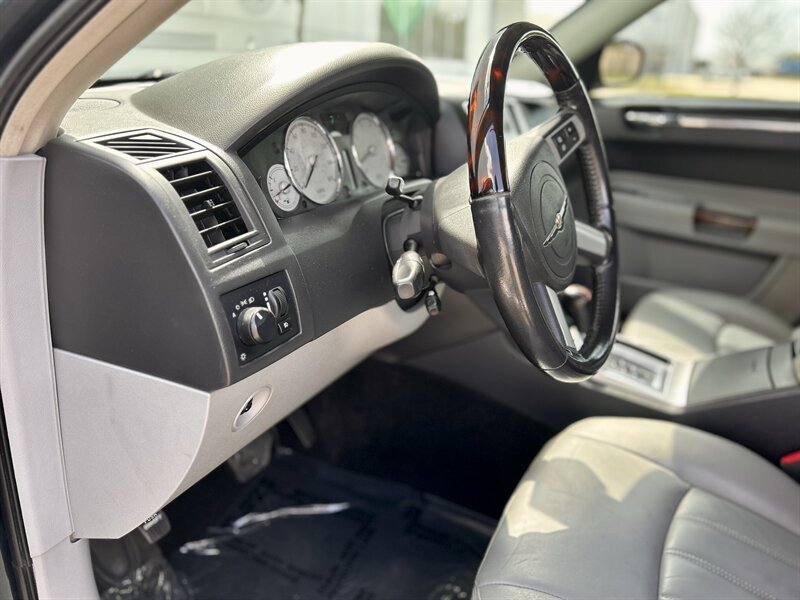 2007 Chrysler CHRYSLER 300C HEMI LEATHER WOOD STEERING WALK-AROUND YOUTUBE VIDEO   - Photo 46 - Stafford, TX 77477