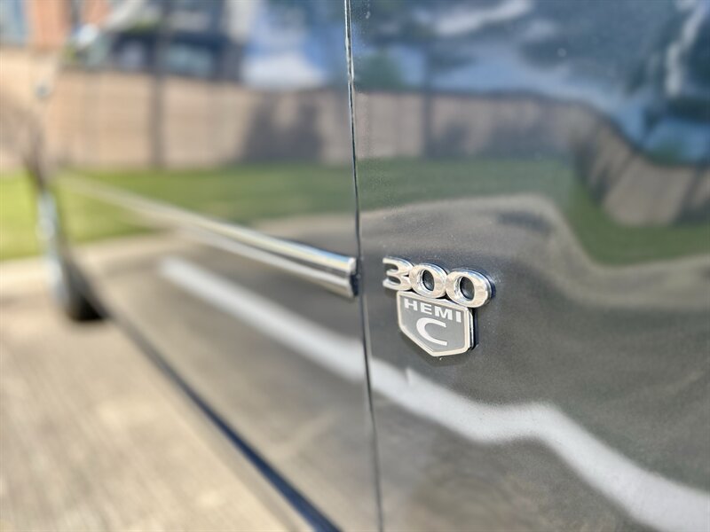 2007 Chrysler CHRYSLER 300C HEMI LEATHER WOOD STEERING WALK-AROUND YOUTUBE VIDEO   - Photo 9 - Stafford, TX 77477