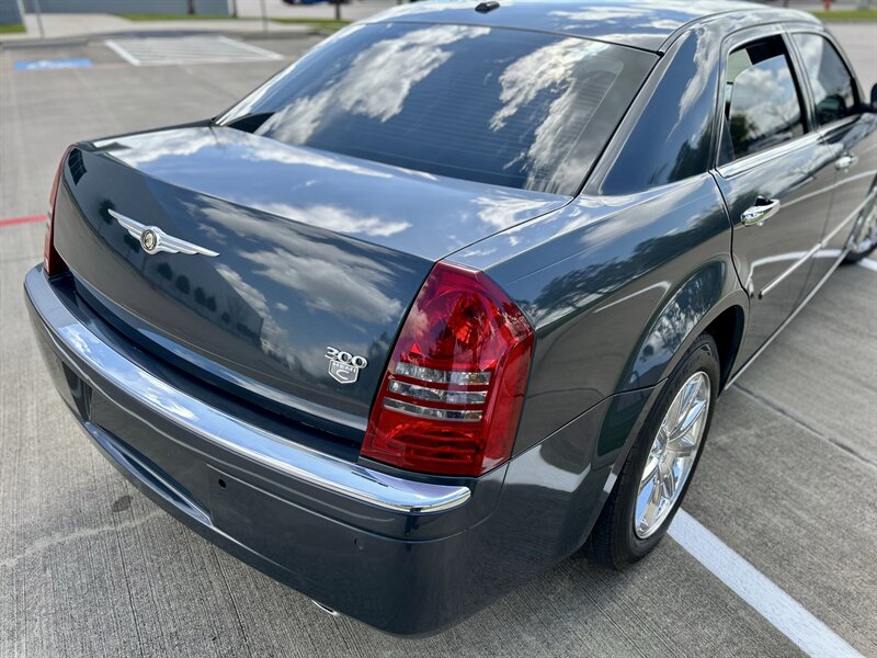 2007 Chrysler CHRYSLER 300C HEMI LEATHER WOOD STEERING WALK-AROUND YOUTUBE VIDEO   - Photo 35 - Stafford, TX 77477