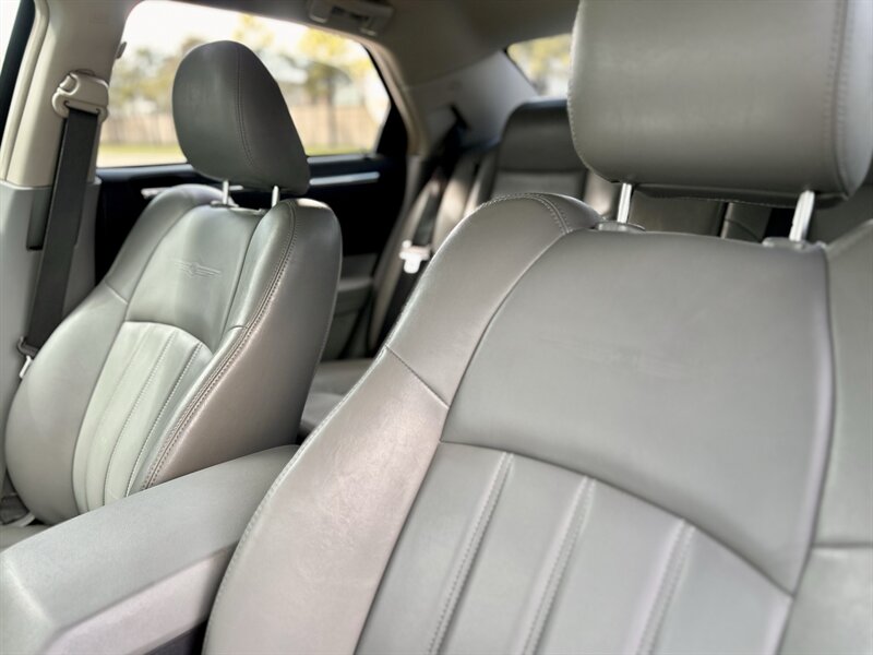 2007 Chrysler CHRYSLER 300C HEMI LEATHER WOOD STEERING WALK-AROUND YOUTUBE VIDEO   - Photo 41 - Stafford, TX 77477