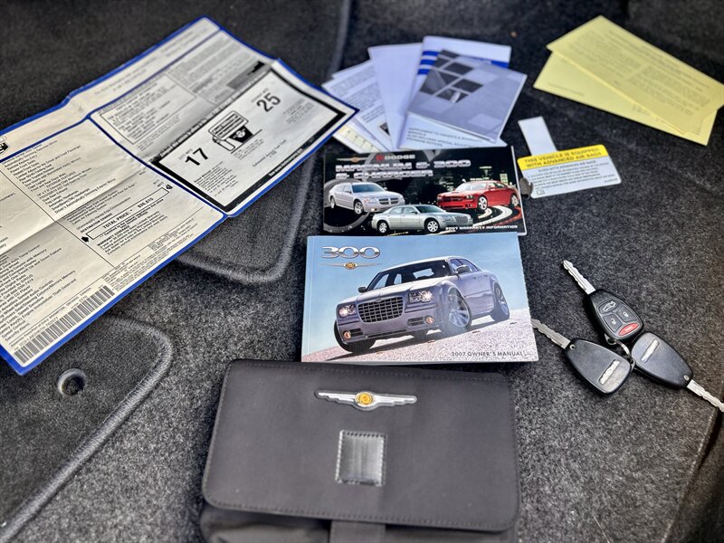 2007 Chrysler CHRYSLER 300C HEMI LEATHER WOOD STEERING WALK-AROUND YOUTUBE VIDEO   - Photo 99 - Stafford, TX 77477