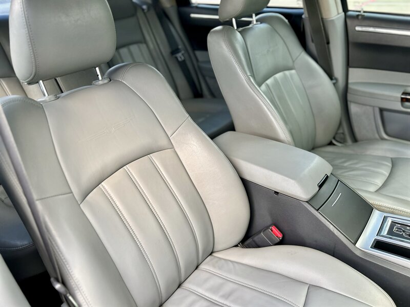 2007 Chrysler CHRYSLER 300C HEMI LEATHER WOOD STEERING WALK-AROUND YOUTUBE VIDEO   - Photo 80 - Stafford, TX 77477