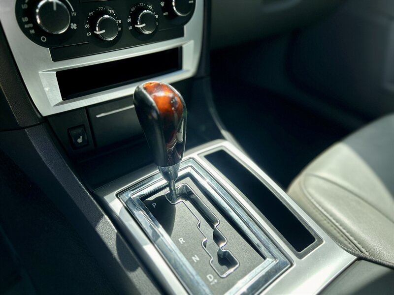 2007 Chrysler CHRYSLER 300C HEMI LEATHER WOOD STEERING WALK-AROUND YOUTUBE VIDEO   - Photo 56 - Stafford, TX 77477