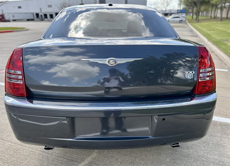 2007 Chrysler CHRYSLER 300C HEMI LEATHER WOOD STEERING WALK-AROUND YOUTUBE VIDEO   - Photo 32 - Stafford, TX 77477