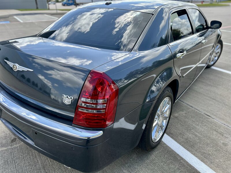 2007 Chrysler CHRYSLER 300C HEMI LEATHER WOOD STEERING WALK-AROUND YOUTUBE VIDEO   - Photo 36 - Stafford, TX 77477