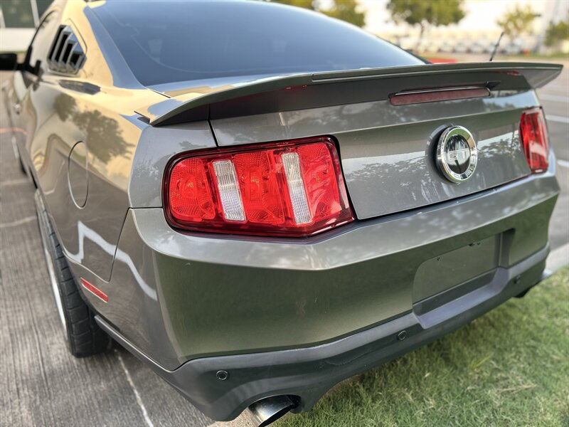 2012 Ford Mustang GT   - Photo 18 - Stafford, TX 77477
