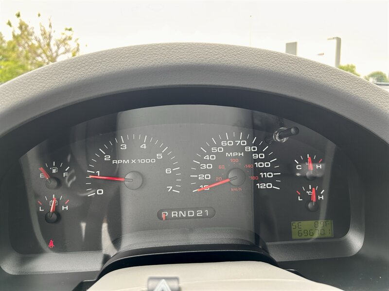 2004 Ford FORD F-150 CREW CAB XLT 69K LOW MILES TONNEAU COVER YOUTUBE VIDEO   - Photo 51 - Stafford, TX 77477