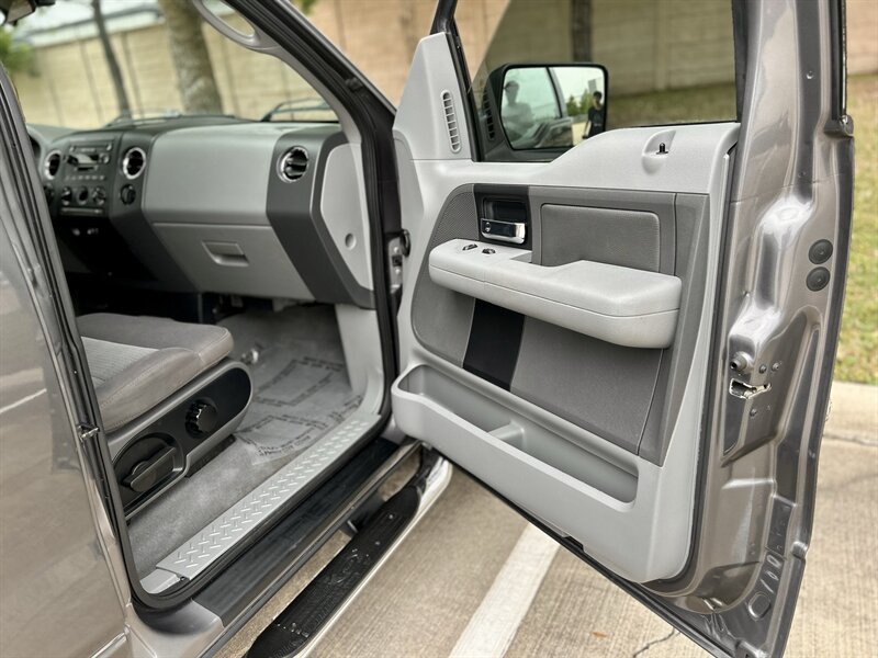 2004 Ford FORD F-150 CREW CAB XLT 69K LOW MILES TONNEAU COVER YOUTUBE VIDEO   - Photo 61 - Stafford, TX 77477