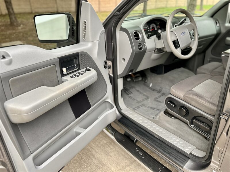 2004 Ford FORD F-150 CREW CAB XLT 69K LOW MILES TONNEAU COVER YOUTUBE VIDEO   - Photo 55 - Stafford, TX 77477