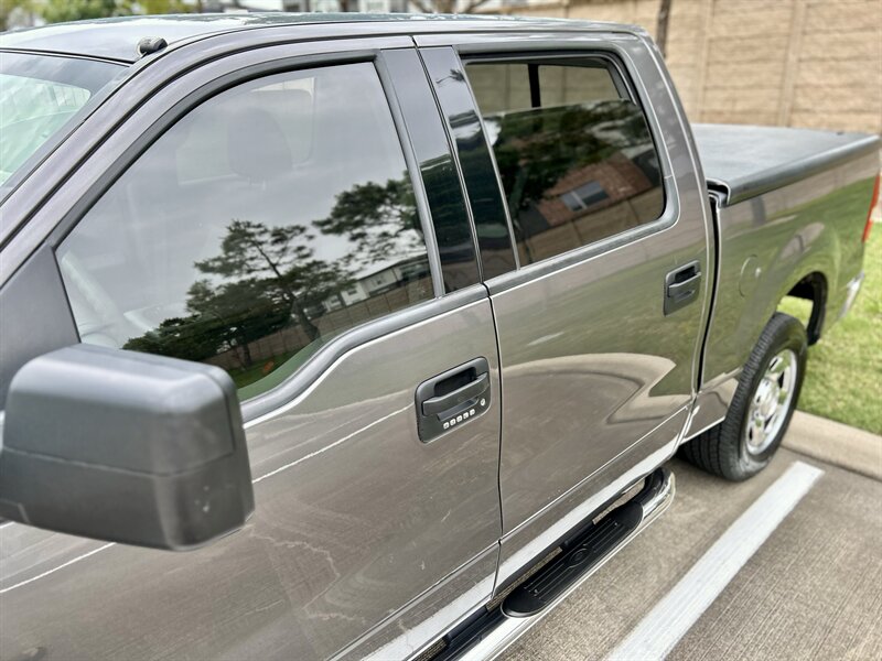 2004 Ford FORD F-150 CREW CAB XLT 69K LOW MILES TONNEAU COVER YOUTUBE VIDEO   - Photo 47 - Stafford, TX 77477