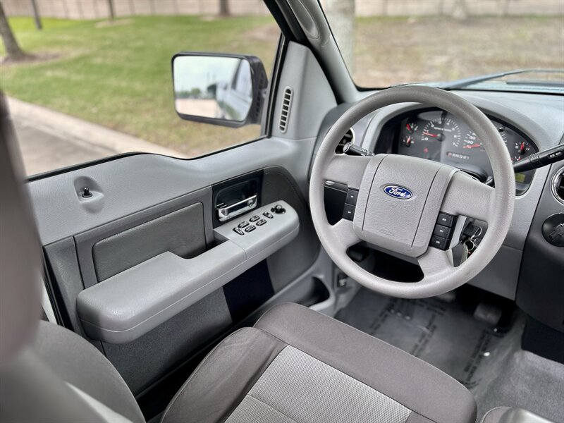 2004 Ford FORD F-150 CREW CAB XLT 69K LOW MILES TONNEAU COVER YOUTUBE VIDEO   - Photo 58 - Stafford, TX 77477
