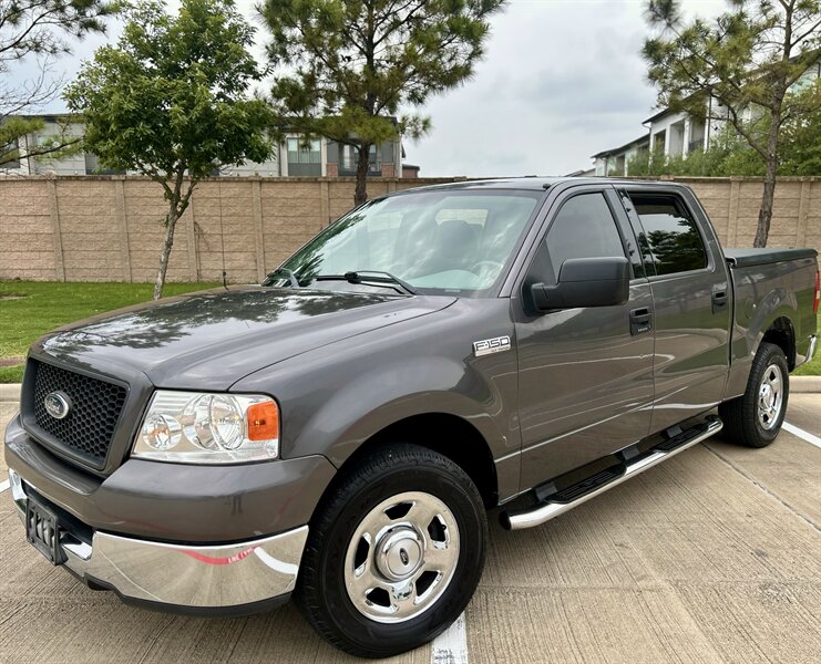 2004 Ford FORD F-150 CREW CAB XLT 69K LOW MILES TONNEAU COVER YOUTUBE VIDEO   - Photo 2 - Stafford, TX 77477