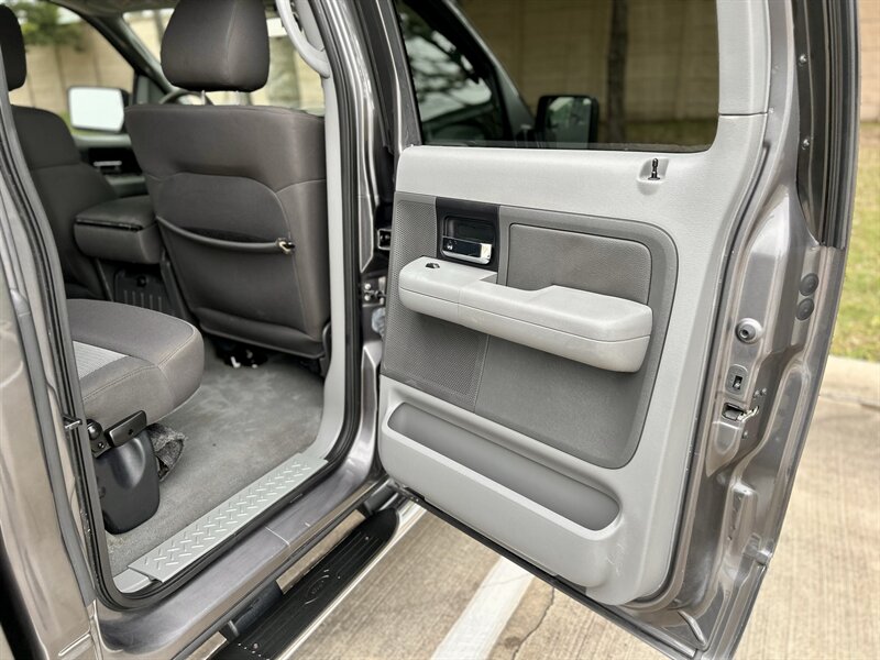 2004 Ford FORD F-150 CREW CAB XLT 69K LOW MILES TONNEAU COVER YOUTUBE VIDEO   - Photo 69 - Stafford, TX 77477