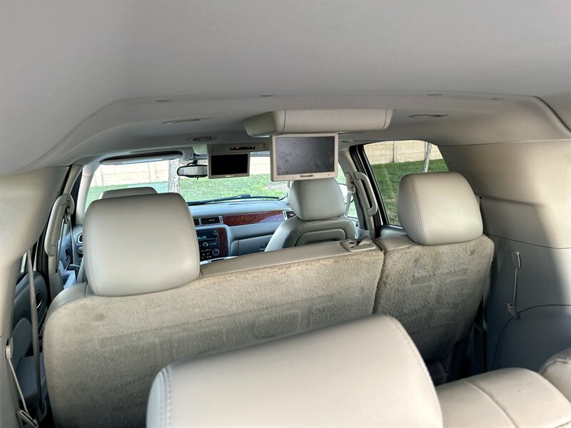 2012 Chevrolet CHEVROLET SUBURBAN LT DVD LEATHER HEATSEAT BOSE WOOD 8PASS YOUTUBE VIDEO   - Photo 55 - Stafford, TX 77477