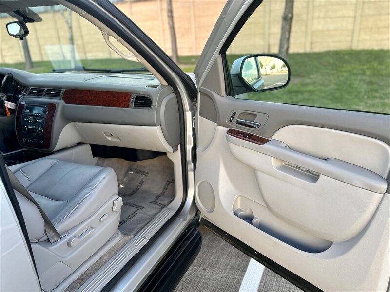 2012 Chevrolet CHEVROLET SUBURBAN LT DVD LEATHER HEATSEAT BOSE WOOD 8PASS YOUTUBE VIDEO   - Photo 60 - Stafford, TX 77477