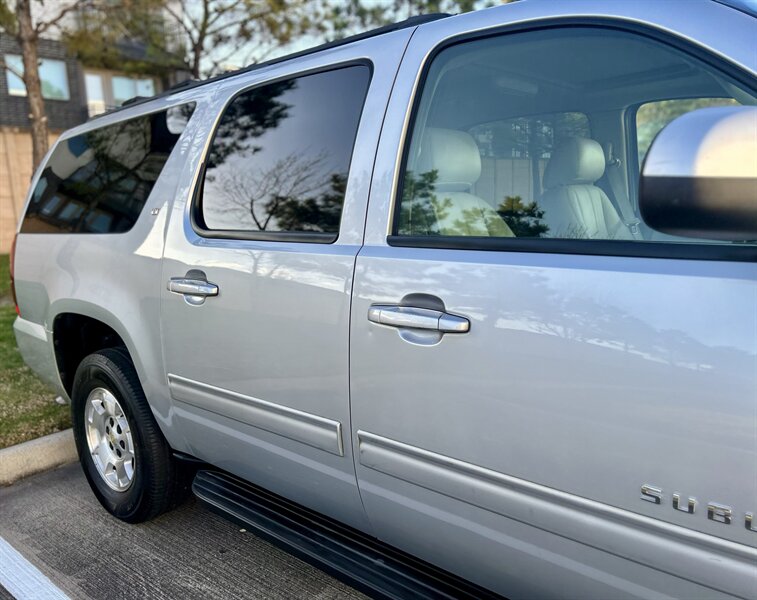 2012 Chevrolet CHEVROLET SUBURBAN LT DVD LEATHER HEATSEAT BOSE WOOD 8PASS YOUTUBE VIDEO   - Photo 26 - Stafford, TX 77477