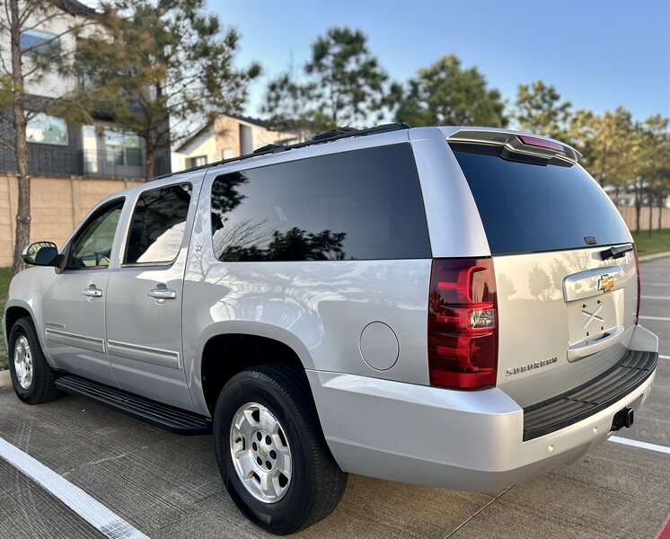2012 Chevrolet CHEVROLET SUBURBAN LT DVD LEATHER HEATSEAT BOSE WOOD 8PASS YOUTUBE VIDEO   - Photo 11 - Stafford, TX 77477
