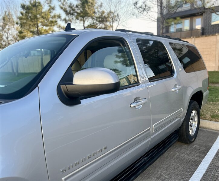 2012 Chevrolet CHEVROLET SUBURBAN LT DVD LEATHER HEATSEAT BOSE WOOD 8PASS YOUTUBE VIDEO   - Photo 21 - Stafford, TX 77477