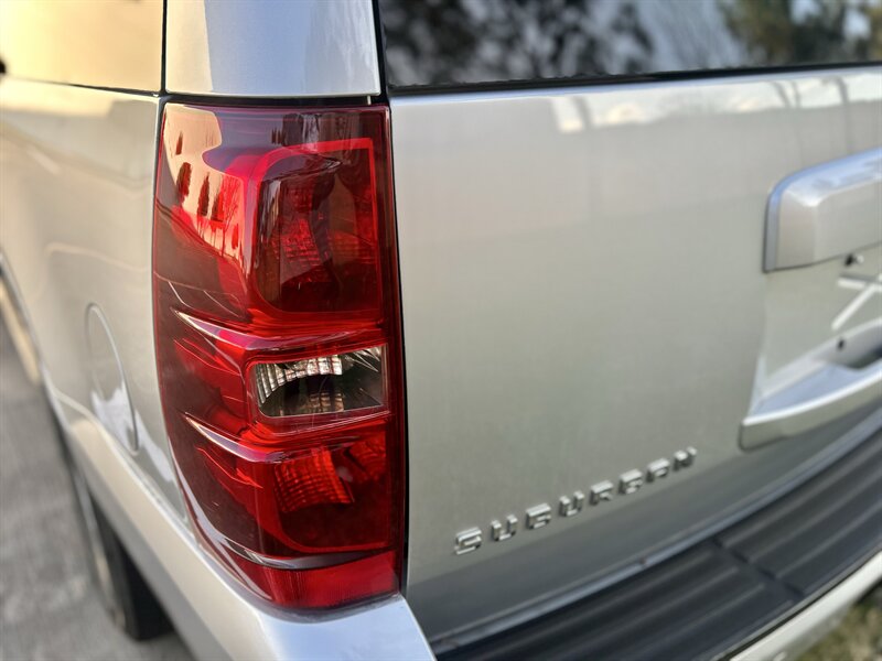 2012 Chevrolet CHEVROLET SUBURBAN LT DVD LEATHER HEATSEAT BOSE WOOD 8PASS YOUTUBE VIDEO   - Photo 30 - Stafford, TX 77477