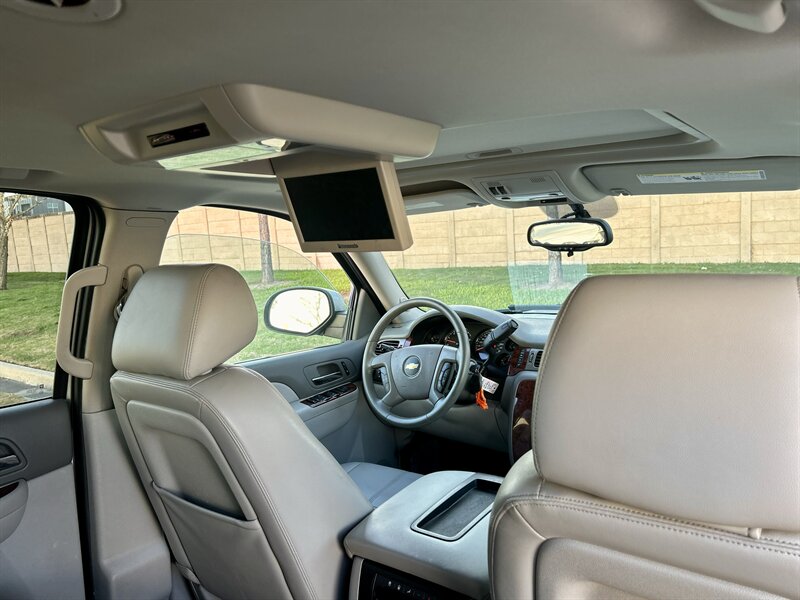 2012 Chevrolet CHEVROLET SUBURBAN LT DVD LEATHER HEATSEAT BOSE WOOD 8PASS YOUTUBE VIDEO   - Photo 57 - Stafford, TX 77477