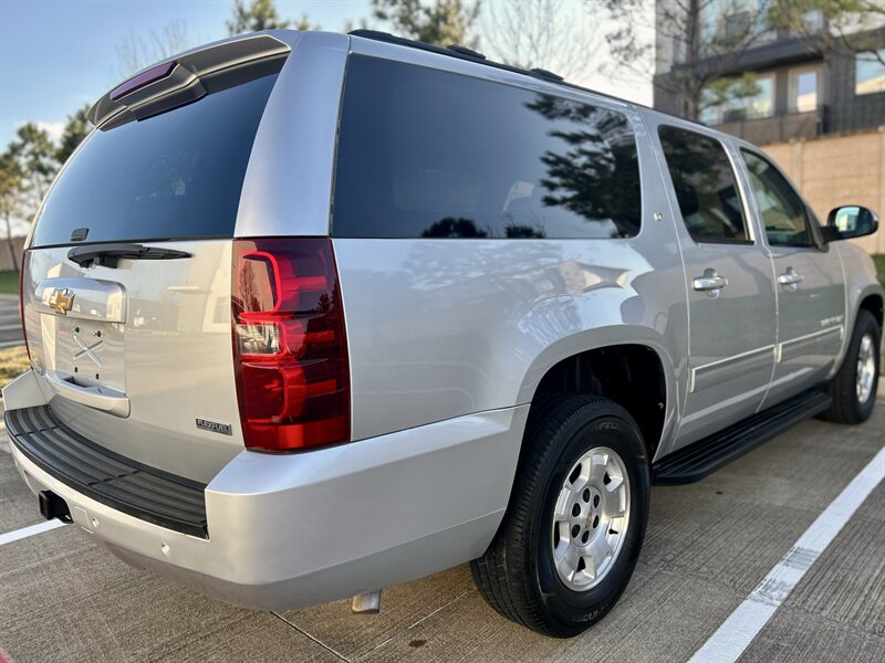2012 Chevrolet CHEVROLET SUBURBAN LT DVD LEATHER HEATSEAT BOSE WOOD 8PASS YOUTUBE VIDEO   - Photo 15 - Stafford, TX 77477