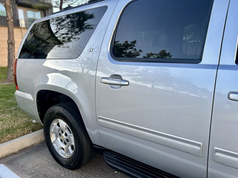 2012 Chevrolet CHEVROLET SUBURBAN LT DVD LEATHER HEATSEAT BOSE WOOD 8PASS YOUTUBE VIDEO   - Photo 27 - Stafford, TX 77477