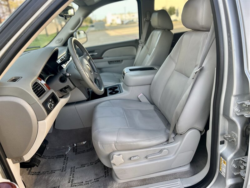2012 Chevrolet CHEVROLET SUBURBAN LT DVD LEATHER HEATSEAT BOSE WOOD 8PASS YOUTUBE VIDEO   - Photo 35 - Stafford, TX 77477