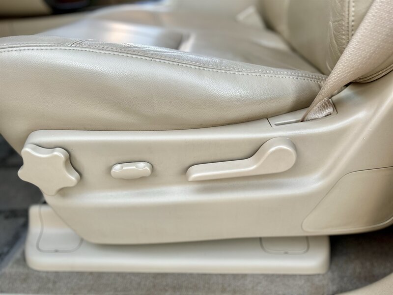 2010 Chevrolet CHEVROLET TAHOE LT LEATHER BOSE WOOD TEXAS EDITION 64K LOW MILES   - Photo 48 - Stafford, TX 77477