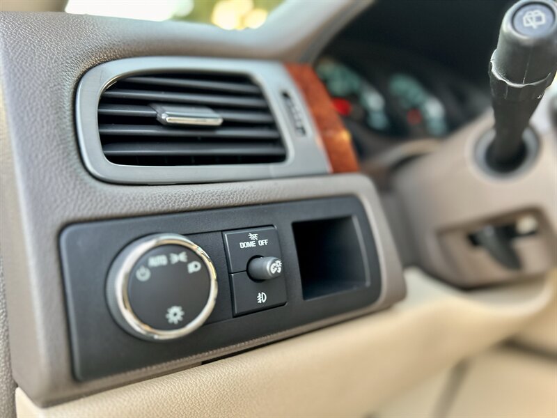 2010 Chevrolet CHEVROLET TAHOE LT LEATHER BOSE WOOD TEXAS EDITION 64K LOW MILES   - Photo 46 - Stafford, TX 77477