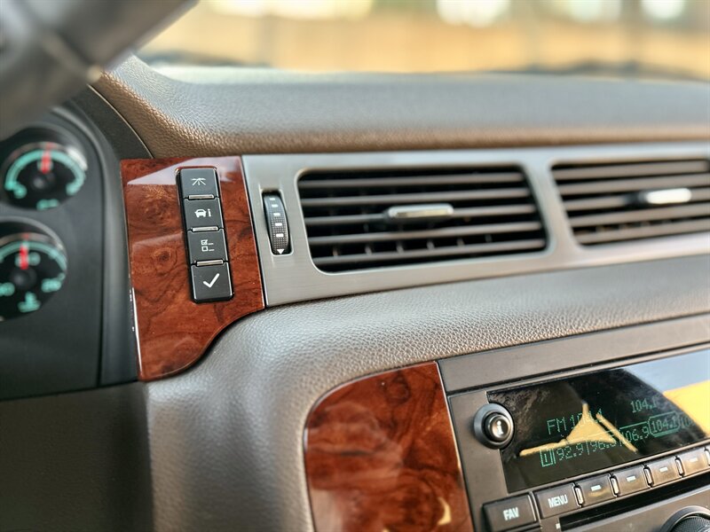 2010 Chevrolet CHEVROLET TAHOE LT LEATHER BOSE WOOD TEXAS EDITION 64K LOW MILES   - Photo 51 - Stafford, TX 77477