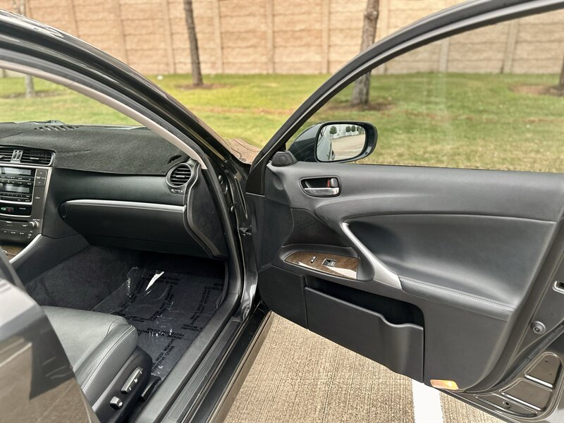 2011 Lexus LEXUS IS 250 SUNROOF 50K LOW MILES SUN FOG LIGHTS YOUTUBE VIDEO   - Photo 48 - Stafford, TX 77477