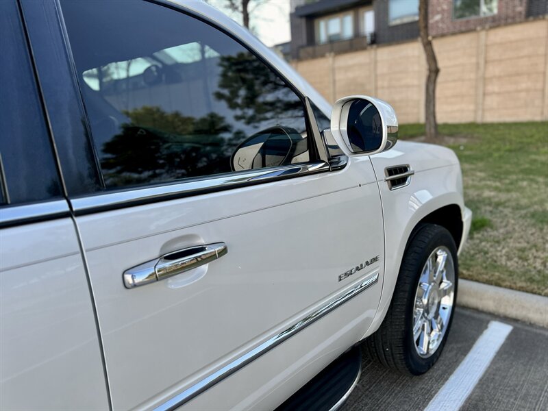 2011 Cadillac CADILLAC ESCALADE LUXURY NAV 86K LOW MILES SUPER NICE  YOUTUBE VIDEO   - Photo 30 - Stafford, TX 77477