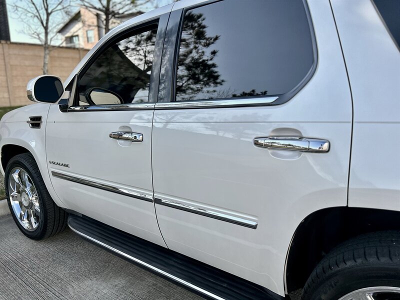 2011 Cadillac CADILLAC ESCALADE LUXURY NAV 86K LOW MILES SUPER NICE  YOUTUBE VIDEO   - Photo 35 - Stafford, TX 77477