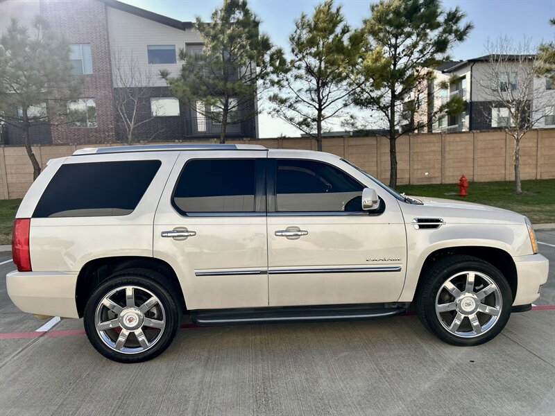 2011 Cadillac CADILLAC ESCALADE LUXURY NAV 86K LOW MILES SUPER NICE  YOUTUBE VIDEO   - Photo 16 - Stafford, TX 77477